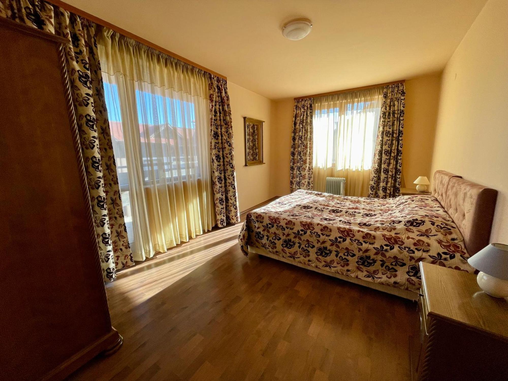 Private Apartments Next To Bellevue Residence Bansko Esterno foto